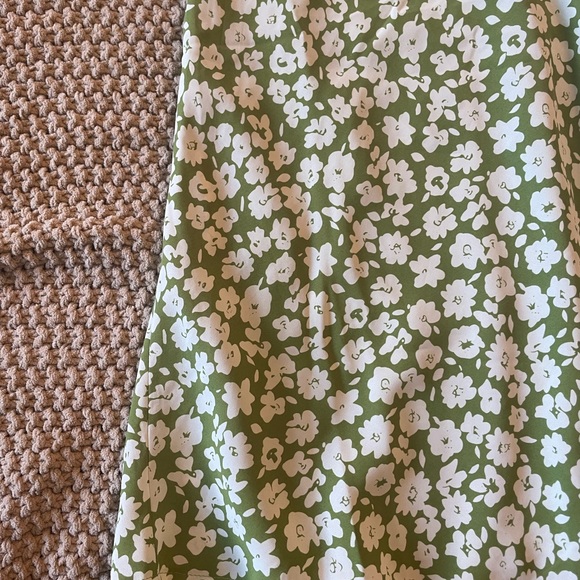 Princess Polly Tasmin Mini Dress Green Floral - Picture 11 of 11